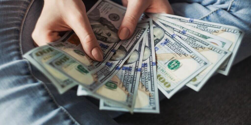 Comment fonctionnent et comment profiter les offres de cashback chez des n&eacute;obanques ?